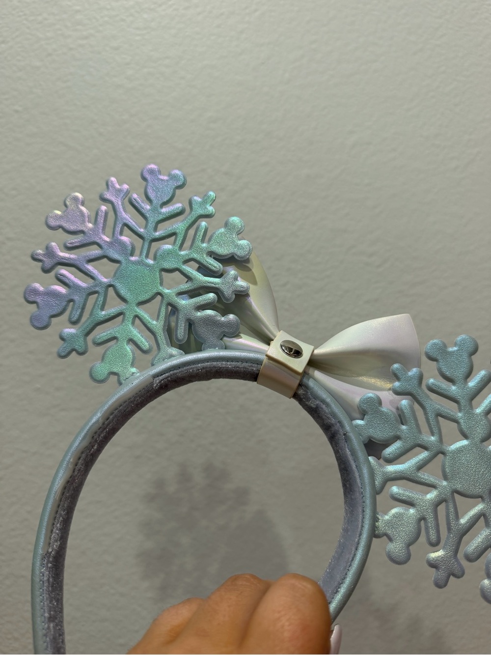 NEW Disney Stitch Shoppe By Loungefly Minnie Mouse Snowflake Ear Headband - Picture 7 of 8